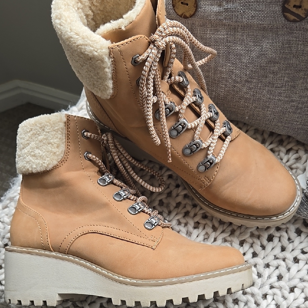 Tan Women's Boots
